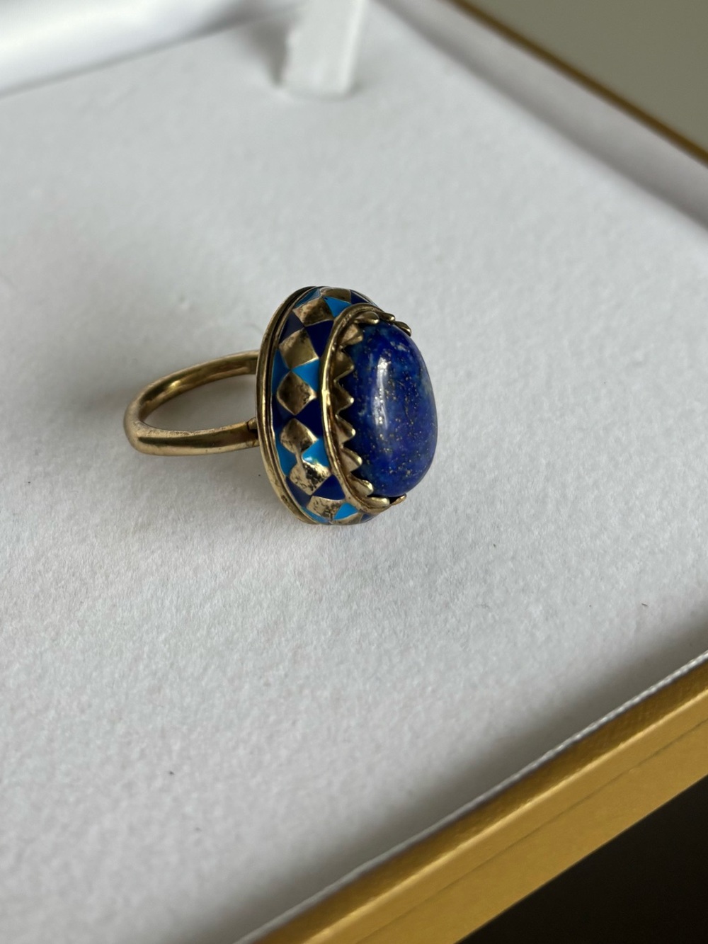 Vintage AMRAPALI blue dome-shaped lapis lazuli cabochon gold tone ring